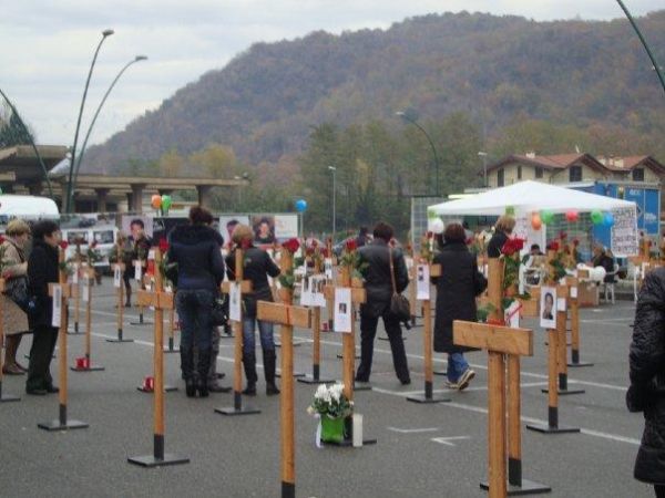 grande_manifestazione_croci_2009_011