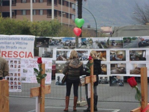 grande_manifestazione_croci_2009_013
