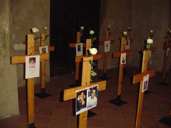 grande_manifestazione_croci_a_palazzolo_2010_001